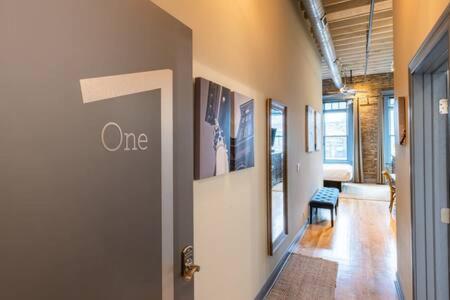 Hip Urban Loft - Small Town Charm - 124 Lofts #1 West Dundee Buitenkant foto