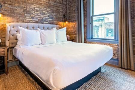 Hip Urban Loft - Small Town Charm - 124 Lofts #1 West Dundee Buitenkant foto