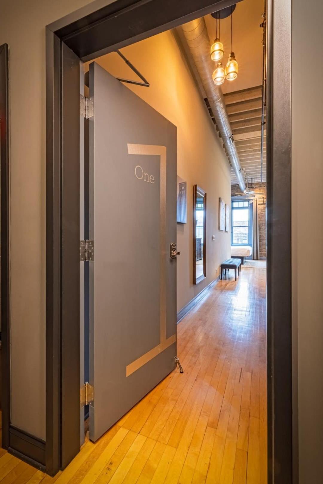 Hip Urban Loft - Small Town Charm - 124 Lofts #1 West Dundee Buitenkant foto